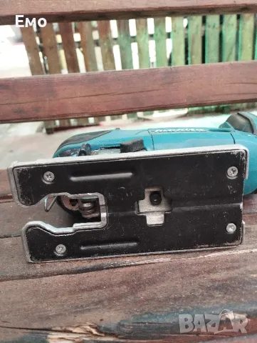 Акумулаторен прободен трион Makita DJV180, снимка 4 - Други инструменти - 50378780