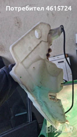 Казанче за чистачки Audi A6 C6 4F