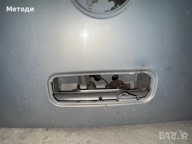 Заден капак VW Golf 4 , снимка 2 - Части - 52519757