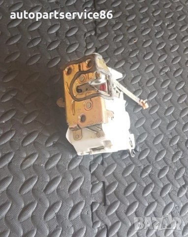 Заключващ механизъм задна лява врата за Toyota Avensis 1.8 Бензин (1997-2002) 113G6