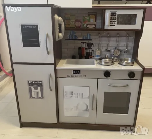 Детска кухня  с аксесоари, снимка 3 - Играчки за стая - 56152694