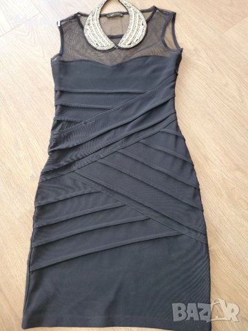 Черна рокля със златисто колие, снимка 3 - Рокли - 37050458