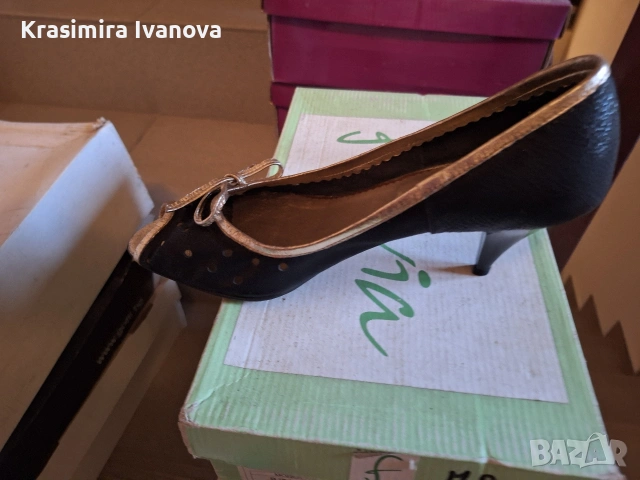 нови обувки естествен лак черен със златен кант, снимка 2 - Дамски обувки на ток - 54209561