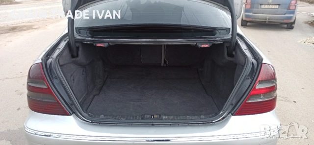 Mercedes-Benz E220 CDI AMG-Paket, снимка 9 - Автомобили и джипове - 52078401