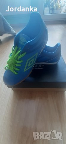 Футболни обувки за зала umbro 38, снимка 2 - Футбол - 42385003
