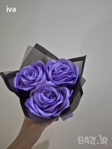 Букет от сатенени рози