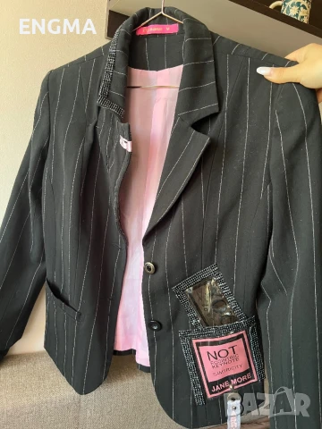 Дамско сако, снимка 2 - Сака - 50970797