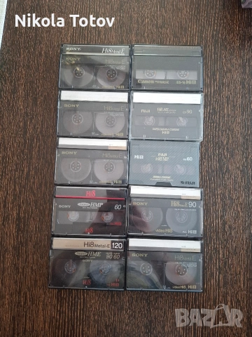 Продават се касети видео Hi8. 