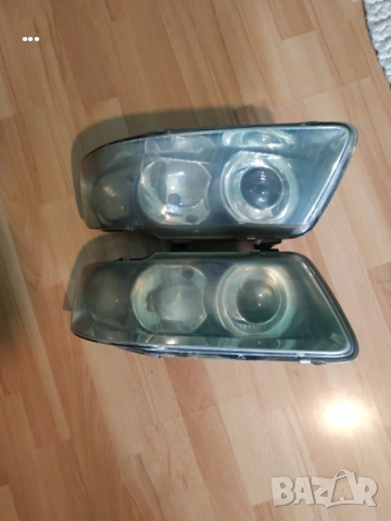 Продавам комплект оригинални фарове с лупи HELLA за Audi A3 8L Facelift, снимка 2 - Части - 53986157