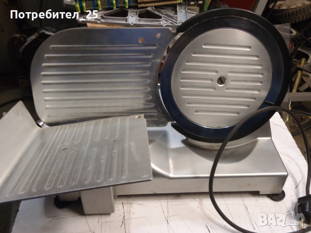 Професионална резачка за колбаси