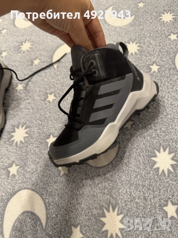 Ботуши Adidas Terrex, снимка 2 - Детски боти и ботуши - 55780408