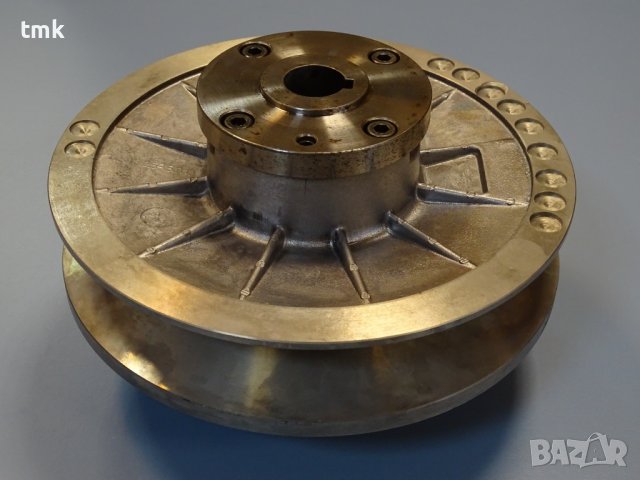 Вариаторна шайба Lenze 11-213.25-920 variable speed pulley 28H7 Ф250/Ф28, снимка 5 - Резервни части за машини - 42364881