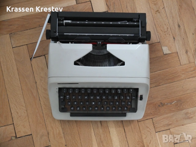 Продавам почти нова японска механична пишеща машина Chevron, снимка 2 - Друго - 53936753