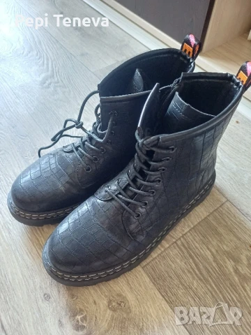 Зимни Боти, снимка 2 - Дамски боти - 50572357