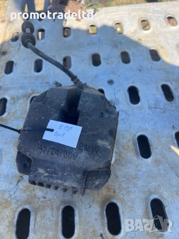 Предни ляв десен спирачен апарат БМВ Е90 BMW E90, снимка 2 - Части - 51768601