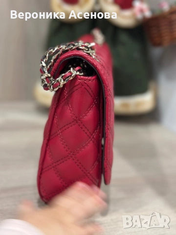 Червено бижу чанта Guess, снимка 4 - Чанти - 52541192