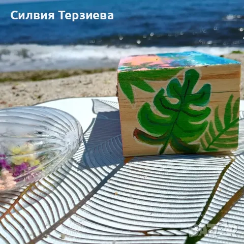 Ръчно изработена дървена кутия Happiness comes in waves , снимка 4 - Декорация за дома - 50287626