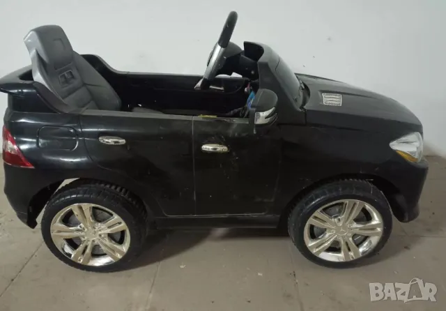 Акумулаторна кола - Mercedes Benz ML350, снимка 5 - Електрически играчки - 49869104