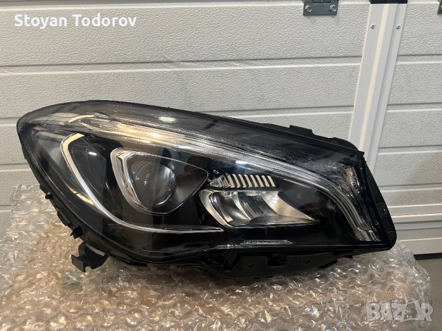 Десен LED фар за Mercedes CLA w117