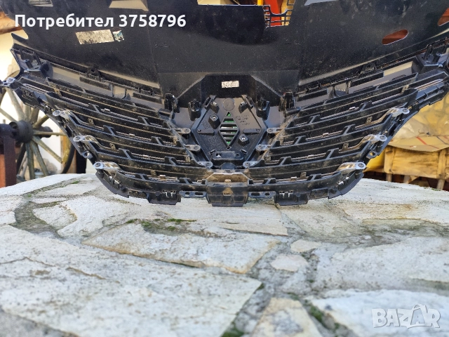 Решетка между фаровете за Renault Kadjar-2 2020год., снимка 2 - Части - 52930133