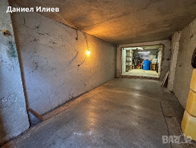 Продавам  гараж, снимка 3 - Гаражи и паркоместа - 55873511