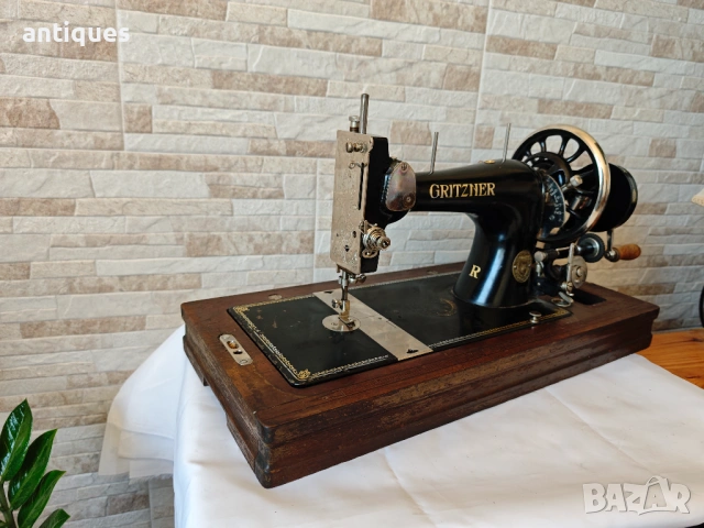 Ръчна шевна машина - GRITZNER - 1920" година - Germany, снимка 4 - Антикварни и старинни предмети - 54353998