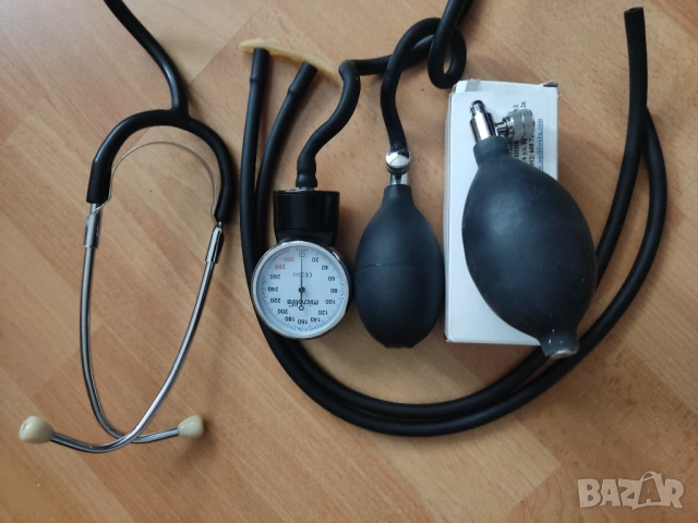 Нов маншет,зарядно,2бр.помпи,слушалки,манометър за апарат за кръвно , снимка 2 - Други - 53913568