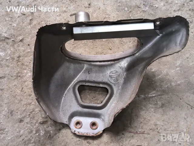 Предпазен капак изпускателен колектор за Голф 5 Пасат Туран VW Golf 5 Audi A3 8P Touran 03C253035D, снимка 2 - Части - 50200897