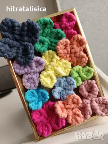 Малка декорация от макраме, снимка 3 - Декорация за дома - 49019892