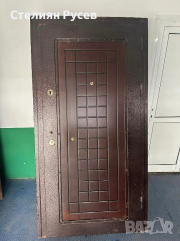 0128 НОВА кави kavi метална входна врата 92/197 см - цена 350 лв или 178,95 евро   има детайли с лек