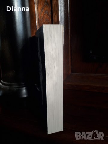 "Произход" от Джесика Кори - тийн фентъзи, научна фантастика, снимка 4 - Художествена литература - 35634216