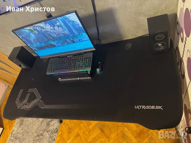 Гейминг бюро Ultradesk Grand, снимка 4 - Бюра - 56222969