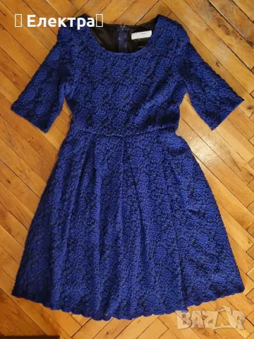 Синя рокля на марката Lucy fashion с дантелени мотиви