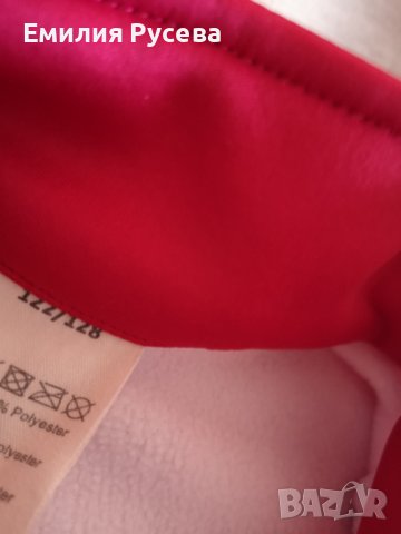 суичер- 122/128, снимка 3 - Детски анцузи и суичери - 37817606