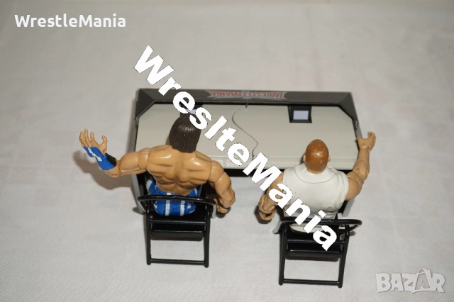 Рядка Оригинална Разрушаваща се Коментаторска Кеч Маса WWE Wrestlemania Commentator Breakable Table , снимка 3 - Колекции - 51855695