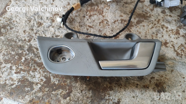 Обурудване от предни врати Ауди А4 В6 Авант  2002г. Подлакътник от задната седалка., снимка 5 - Аксесоари и консумативи - 54118260