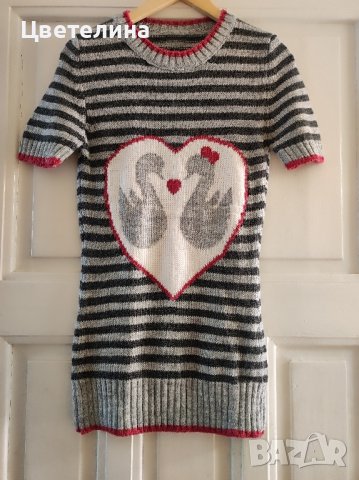 Дамска вълнена туника с гети за ръцете размер S 45 лв.