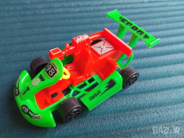 Формула 1, Нова състезателна кола, снимка 3 - Коли, камиони, мотори, писти - 53205910