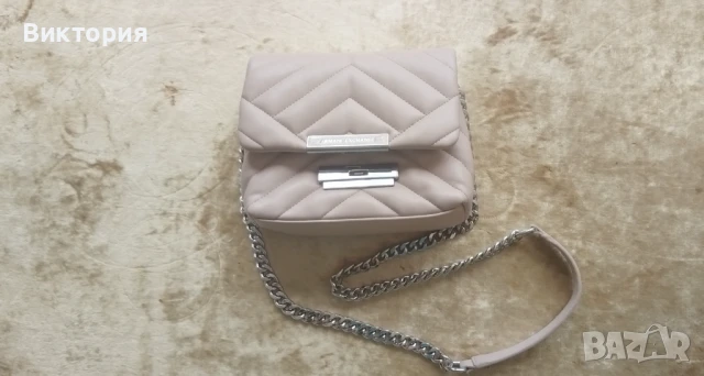 Оригинална чанта Armani Exchange – малък размер | Цвят: светло бежово-розов, снимка 3 - Чанти - 51247410