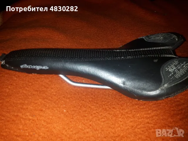 Стара отлична седалка Selle italia island, снимка 5 - Части за велосипеди - 55742641