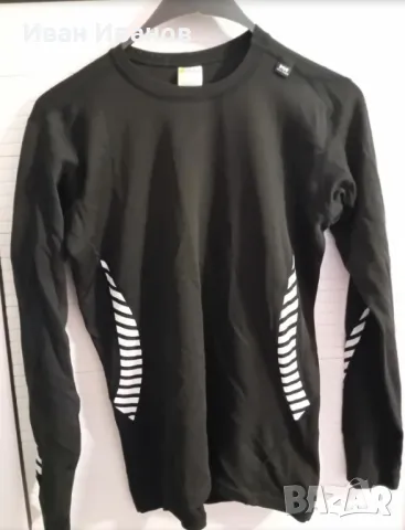 Оригинална термоблуза Helly Hansen, снимка 2 - Спортни дрехи, екипи - 49601721