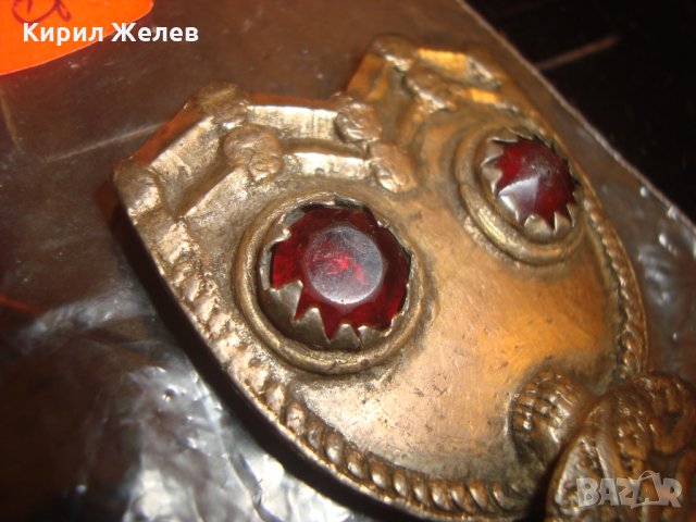 САЧАН БРОНЗ ВЪЗРОЖДЕНСКА ПАФТА ТОКА с ГРАНАТ СМАРАГД ЕДИНИЧКА ОРНАМЕНТИРАНА 18-19 ВЕК 12387, снимка 11 - Антикварни и старинни предмети - 30331033