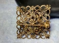 СТАРИННА РАЗКОШНА ПОЗЛАТЕНА МЕДНА БРОШКА ФИНА РЪЧНА МАЙСТОРСКА АЖУРНА ИЗРАБОТКА 20442, снимка 4