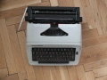 Продавам почти нова японска механична пишеща машина Chevron, снимка 2
