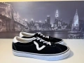 Сникърси Vans, 43 номер, снимка 1