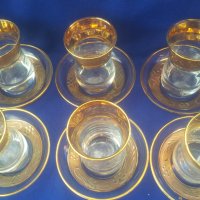 Сервиз чашки и чинийки, стъклени, златни кантове, шарки – 6 бр комплект, снимка 3 - Сервизи - 38057895