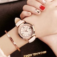 Красив дамски кварцов часовник с кристали-кожена верижка., снимка 2 - Дамски - 31163052