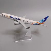 Бойнг 737 самолет Fly Dubai модел макет метален лайнер полет пътници багаж, снимка 1 - Колекции - 42896235