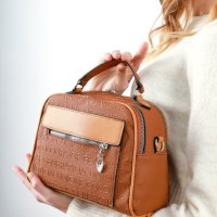 Дамска чанта с две прегради, снимка 1 - Чанти - 44265911