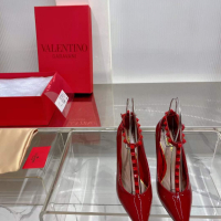 Valentino (реплика) 64, снимка 2 - Дамски обувки на ток - 44518331